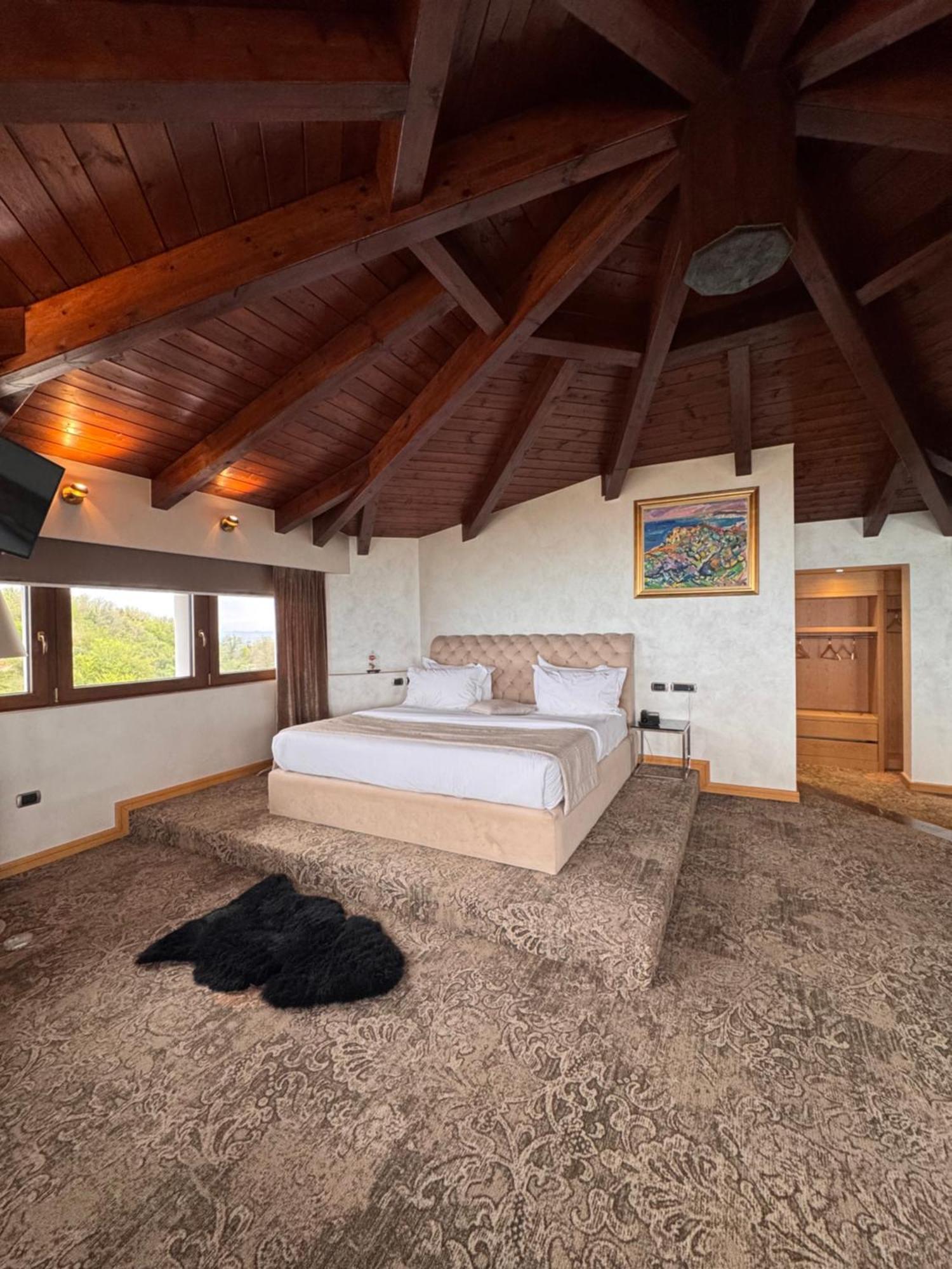 Agroturizem Kodra E Kuajve Otel Škalngur Dış mekan fotoğraf